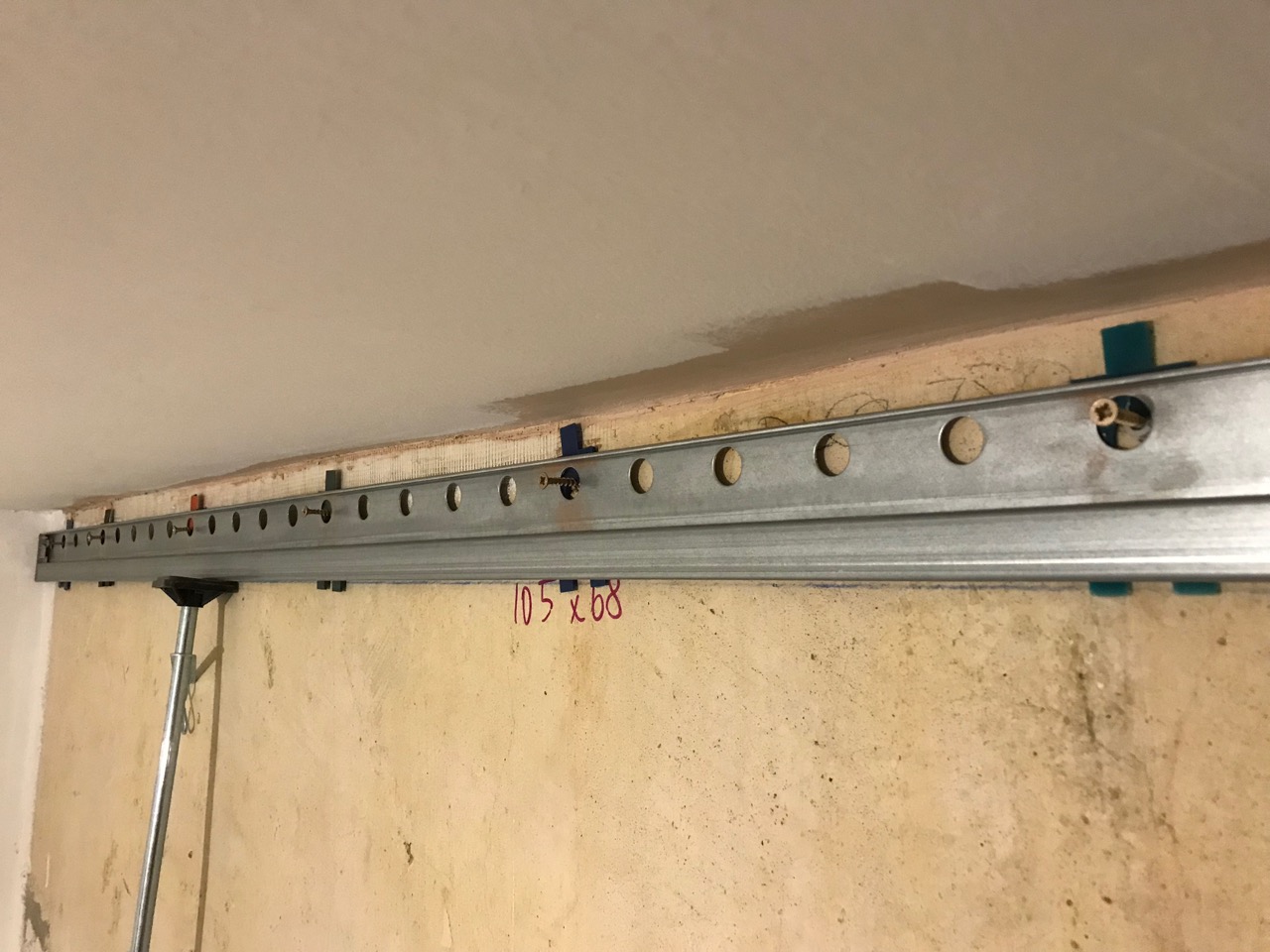 IKEA METOD rail with screws and spacers